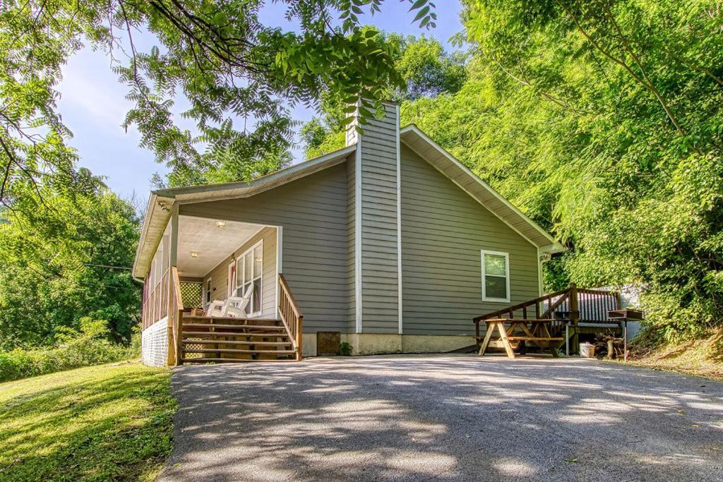River Song, Near River, Hot Tub, Foosball, Wifi 1089 Free Tickets Each Paid Day, Dollywood And More Sevierville Esterno foto